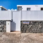 Flaminia - Jacuzzi And Foosball - Just 400m From The By Lanzarote Puerto del Carmen (Lanzarote)