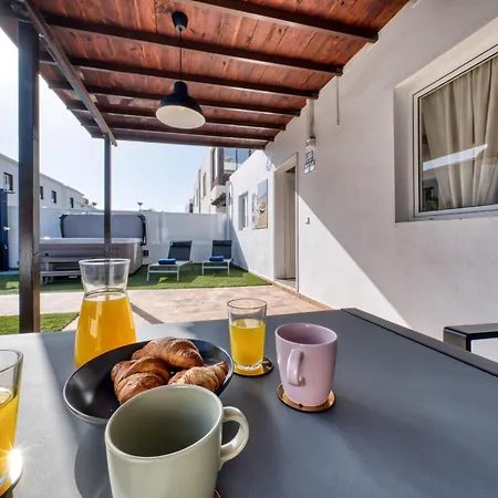 Flaminia - Jacuzzi And Foosball - Just 400m From The By Lanzarote Vila *