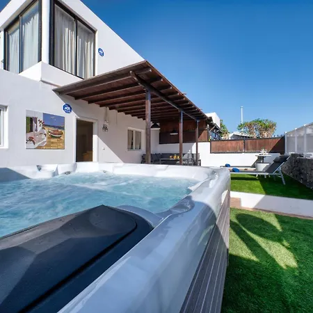 Flaminia Art With Jacuzzi-400m From The * Puerto del Carmen (Lanzarote)